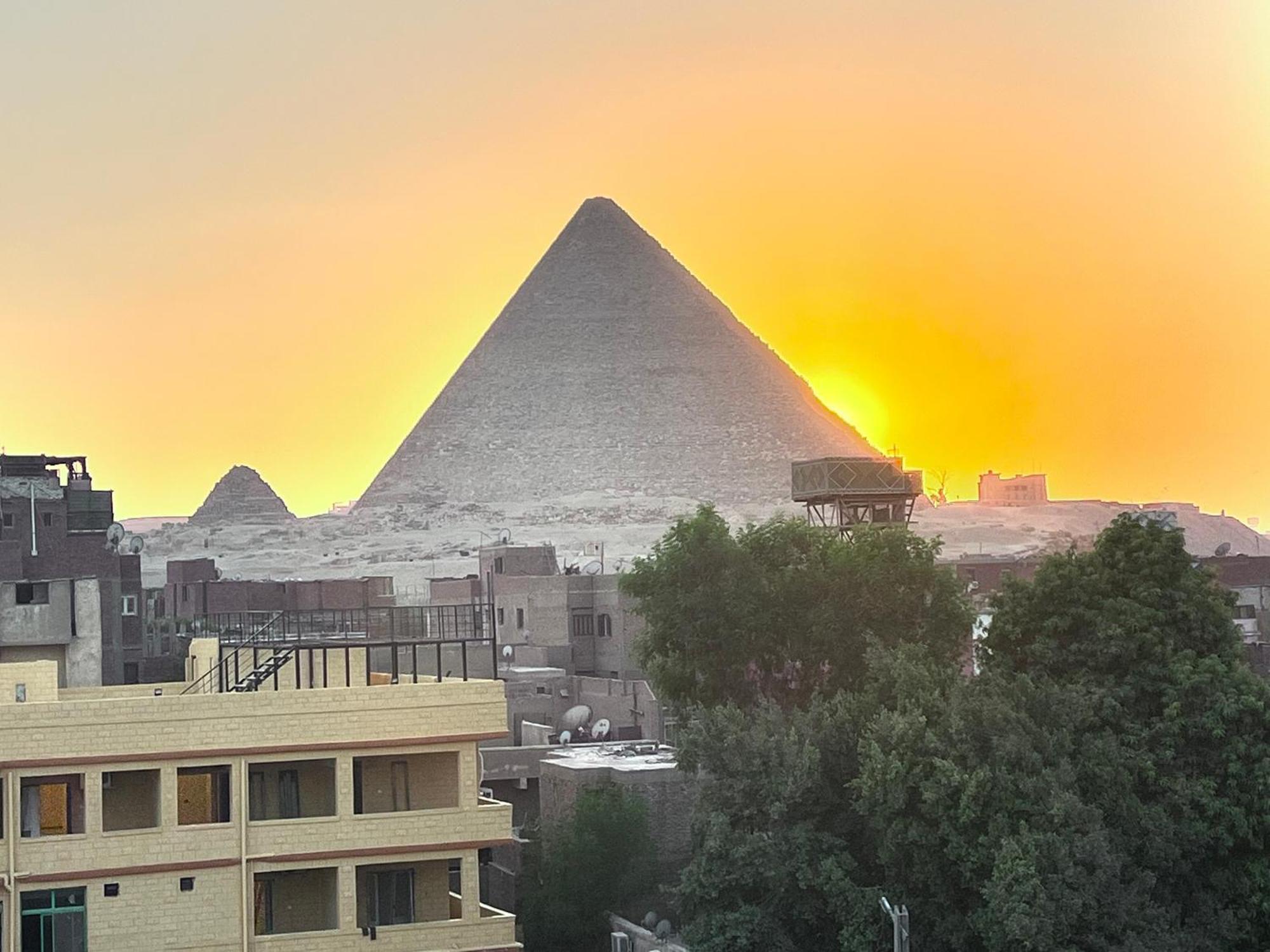 El Aida Pyramids View Hotel Kafret el-Gabal Exteriör bild