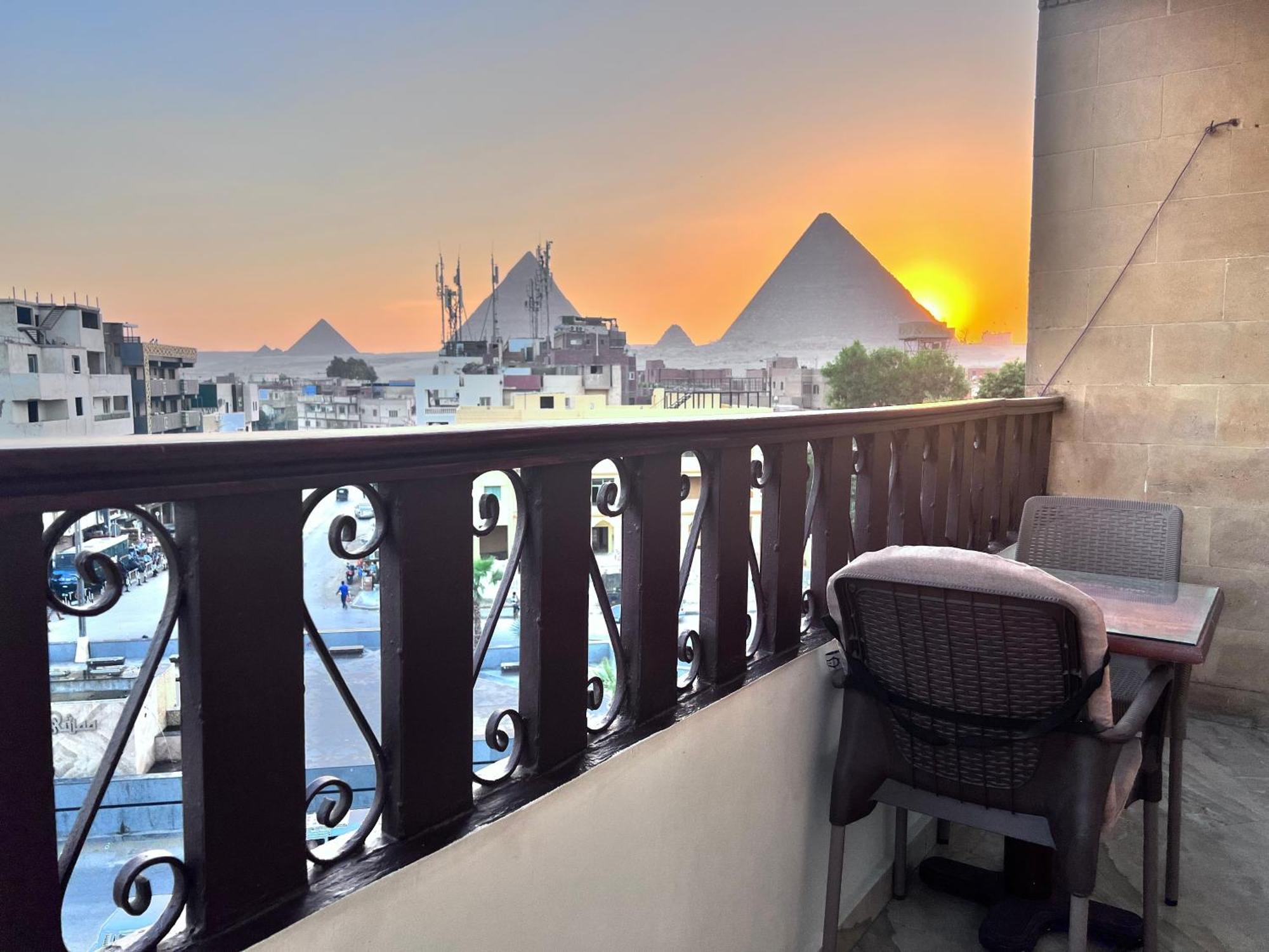 El Aida Pyramids View Hotel Kafret el-Gabal Exteriör bild