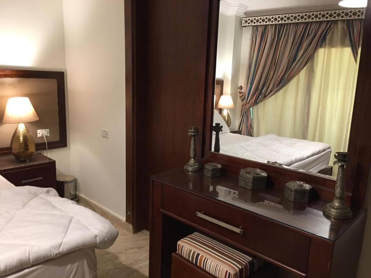 El Aida Pyramids View Hotel Kafret el-Gabal Exteriör bild