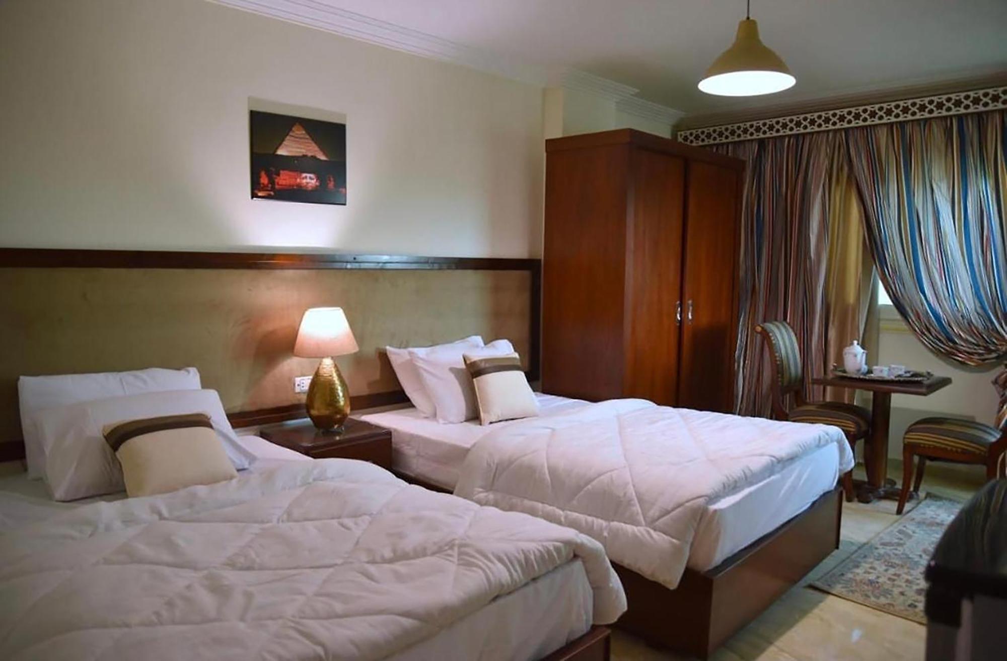 El Aida Pyramids View Hotel Kafret el-Gabal Exteriör bild