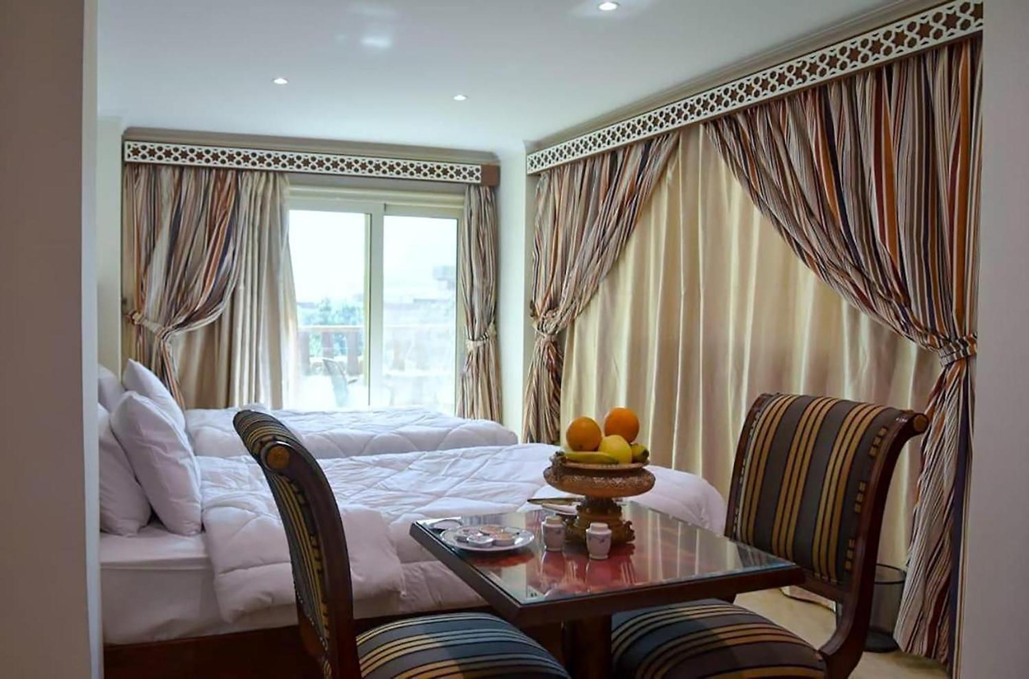 El Aida Pyramids View Hotel Kafret el-Gabal Exteriör bild